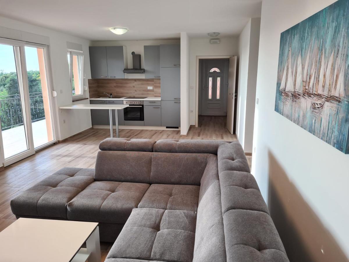 Apartments Patalic โลปาร์ ภายนอก รูปภาพ
